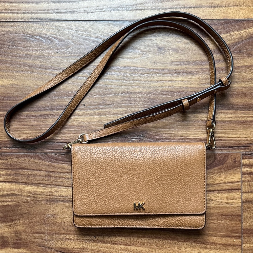 Michael Kors Pebbled Leather Smartphone Crossbody Convertible Bag